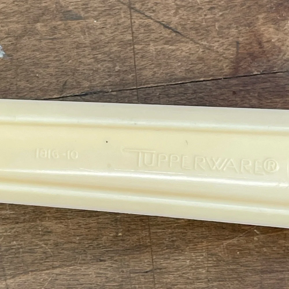 Vintage Tupperware 1816-10 Classic Serving Ladle